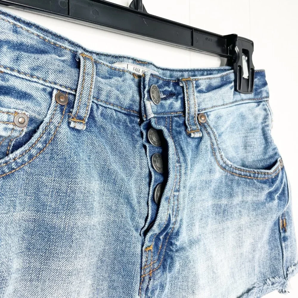 Free People Button Fly Jean Shorts Size 25